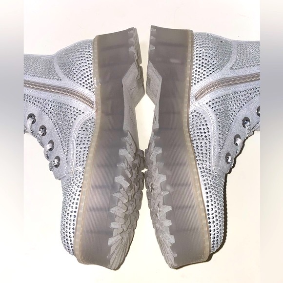 Steve Madden Women's Dynamite Silver Multi Combat & Lace-up Boots Size 6.5 - Picture 4 of 12